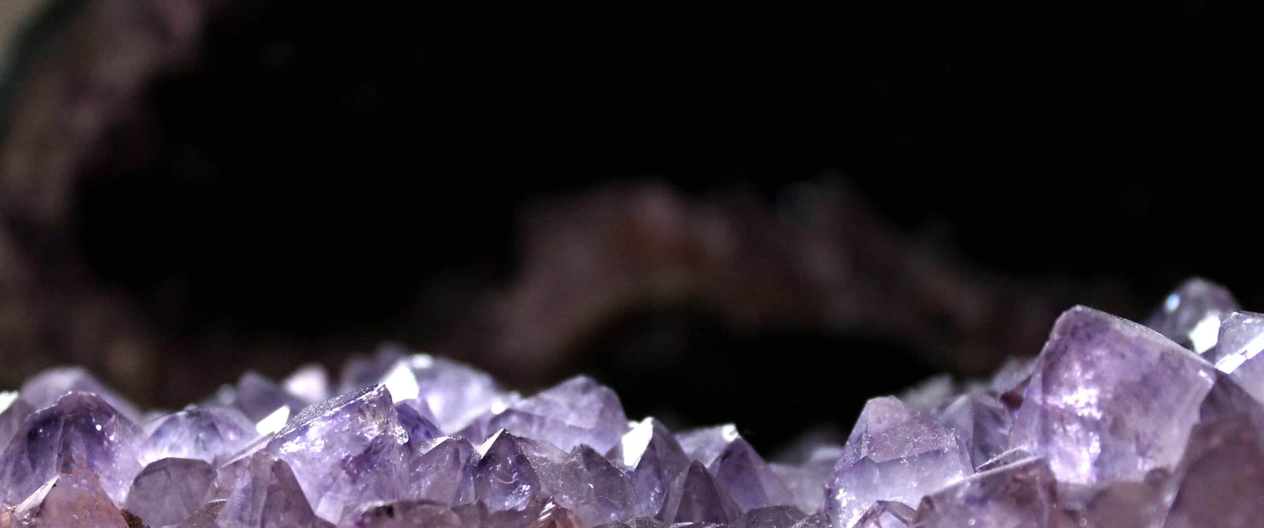 Crystals vs. Gemstones: What’s the Difference?